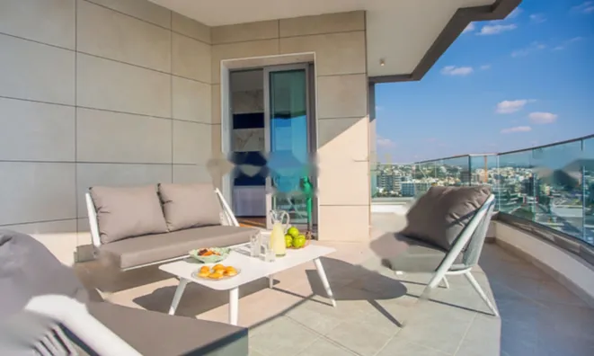 Недвижимость 2 Bedroom Sea Front Apartment For Sale in Limassol, Agios Tychon: 7