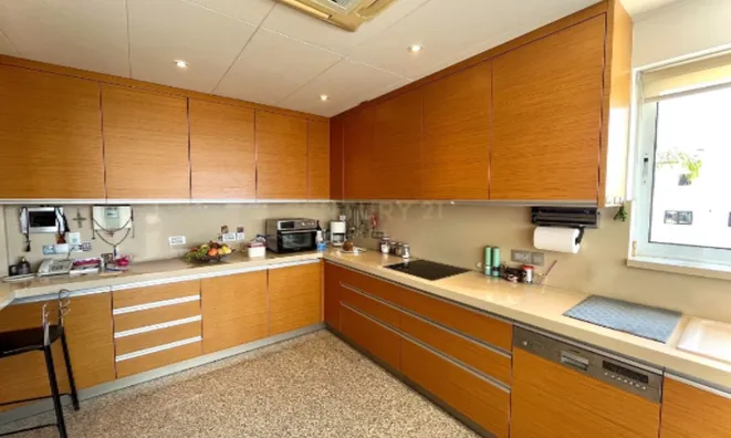 Недвижимость 6 Bedroom Detached house For Sale in Limassol City: 8