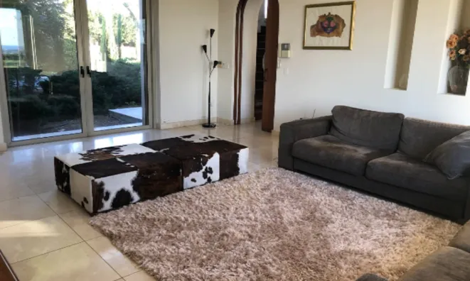 Недвижимость 4 Bedroom Tuscan Villa Style For Sale in Kato Polemidia: 5