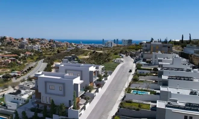 Недвижимость 4 Bedroom House with Roof Garden for Sale in Limassol, Agia Fyla: 4