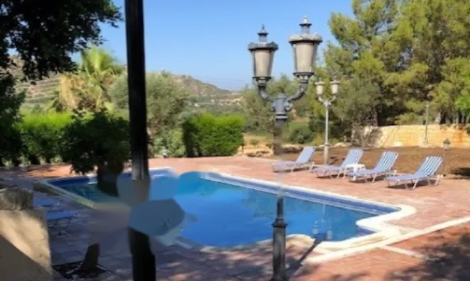Недвижимость 4 Bedroom Villa with a huge plot for Sale in Pissouri ,Limassol: 1