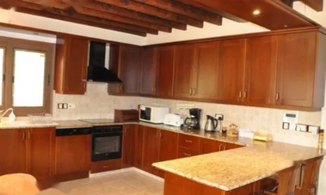 Недвижимость 4 Bedroom Villa with a huge plot for Sale in Pissouri ,Limassol: 5