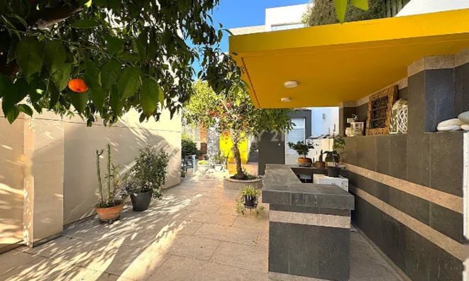 Недвижимость 4 Bedroom Villa for Sale in Agios Tychonas , Limassol: 8