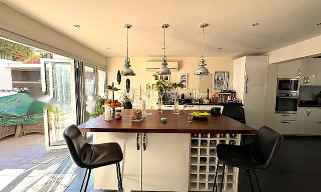 Недвижимость 4 Bedroom Villa for Sale in Agios Tychonas , Limassol: 13