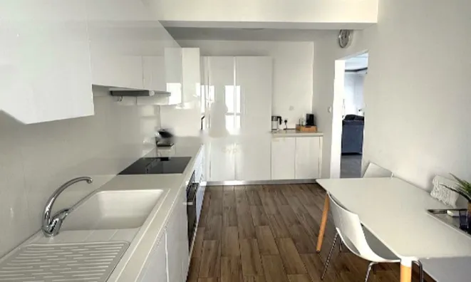 Недвижимость 4 Bedroom Apartment For Sale Agios Tychonas, Limassol: 5