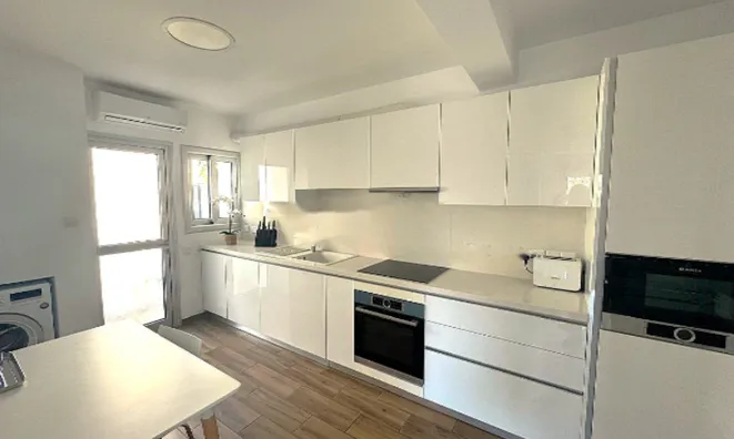 Недвижимость 4 Bedroom Apartment For Sale Agios Tychonas, Limassol: 7