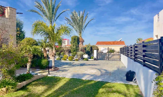 Недвижимость 3 Bedroom Luxury Villa for Sale in Peyia, Paphos: 10