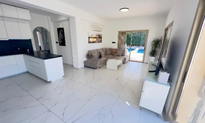 Недвижимость 3 Bedroom Luxury Villa for Sale in Peyia, Paphos: 15