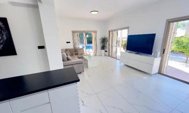 Недвижимость 3 Bedroom Luxury Villa for Sale in Peyia, Paphos: 16