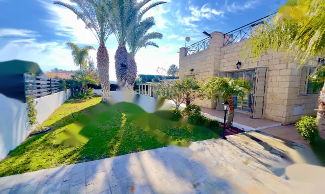 Недвижимость 3 Bedroom Luxury Villa for Sale in Peyia, Paphos: 30