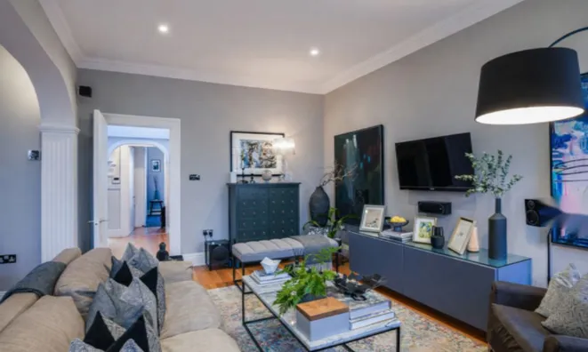 Недвижимость Lower Sloane Street: 19