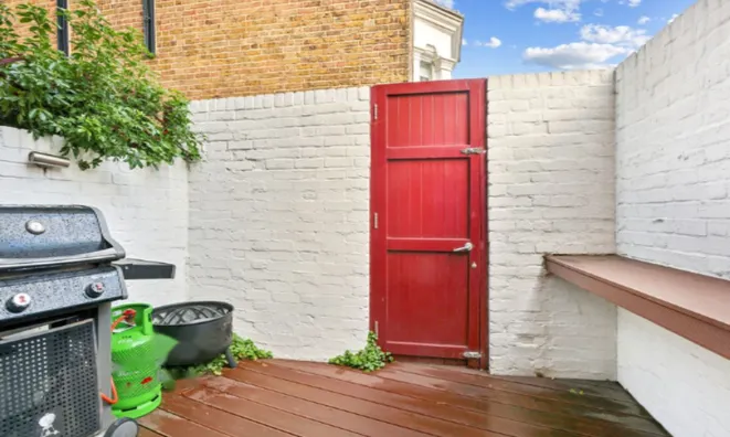 Недвижимость Flood Street: 15