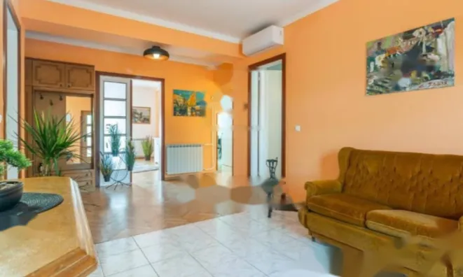 Недвижимость Четырехкомнатная квартира в центре Опатии: 1