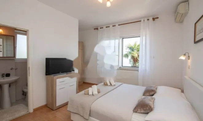 Недвижимость Четырехкомнатная квартира Центр: 12