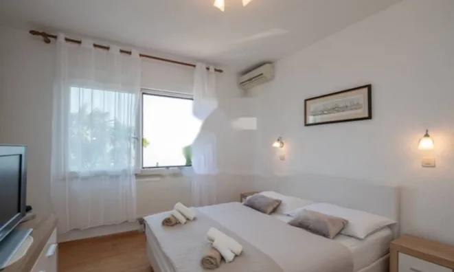 Недвижимость Четырехкомнатная квартира Центр: 13