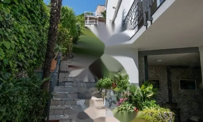 Недвижимость Четырехкомнатная квартира Центр: 24