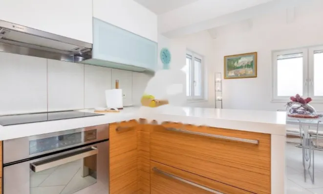 Недвижимость Четырехкомнатная квартира в центре Опатии: 9