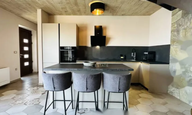 Недвижимость Семейный дом 250 м², Запад, Опатия: 25