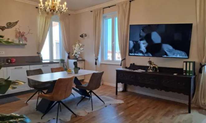 Недвижимость Трёхкомнатная квартира в центре: 3