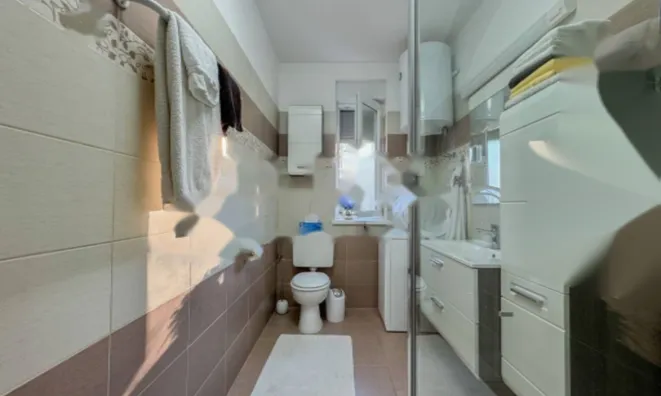 Недвижимость Трехкомнатная квартира в центре: 9