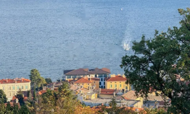 Недвижимость Трехкомнатная квартира в центре: 10