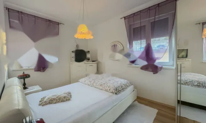 Недвижимость Трехкомнатная квартира в центре: 12