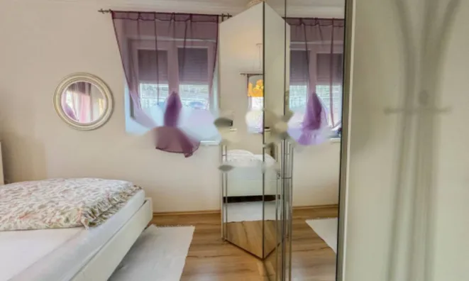 Недвижимость Трехкомнатная квартира в центре: 13