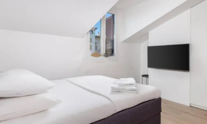 Недвижимость Трехкомнатная квартира, Центр: 2