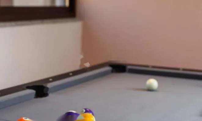 Недвижимость Трехкомнатная квартира, Центр: 6