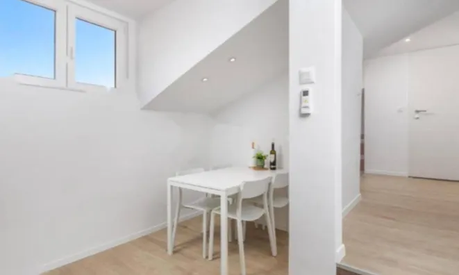 Недвижимость Трехкомнатная квартира, Центр: 10