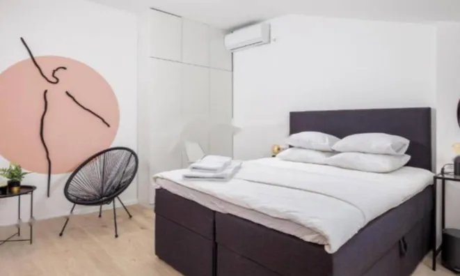 Недвижимость Трехкомнатная квартира, Центр: 15