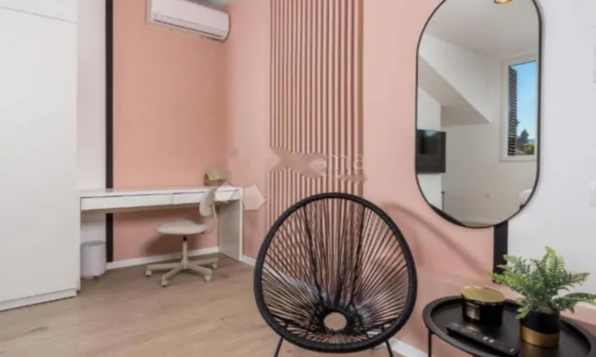 Недвижимость Трехкомнатная квартира, Центр: 16