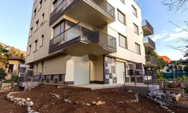 Недвижимость Четырехкомнатная квартира: 15