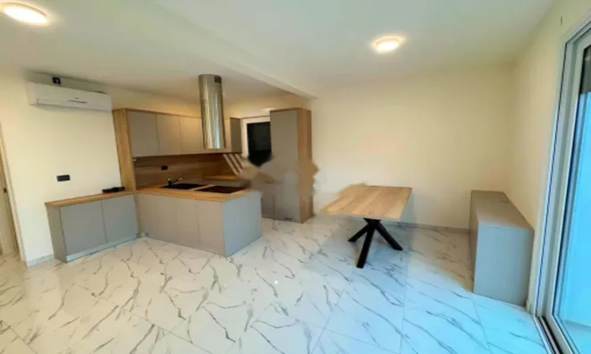 Недвижимость Трёхкомнатная квартира Побри: 1