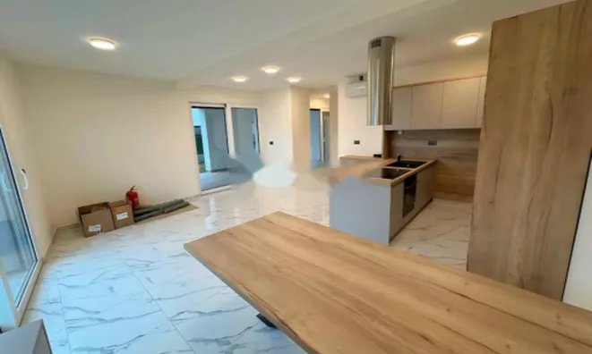 Недвижимость Трёхкомнатная квартира Побри: 3