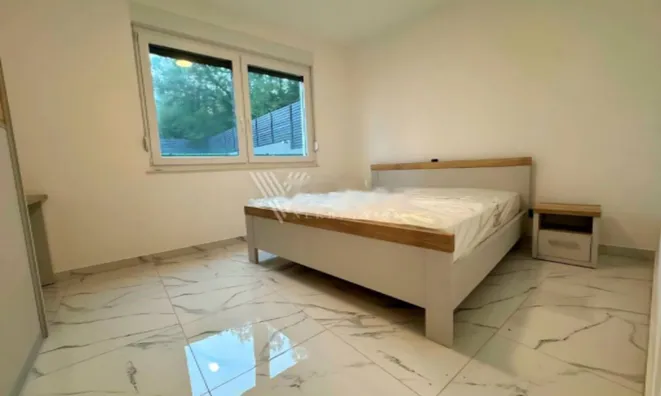 Недвижимость Трёхкомнатная квартира Побри: 8