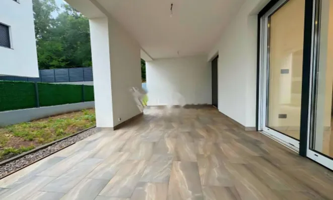 Недвижимость Трёхкомнатная квартира Побри: 15