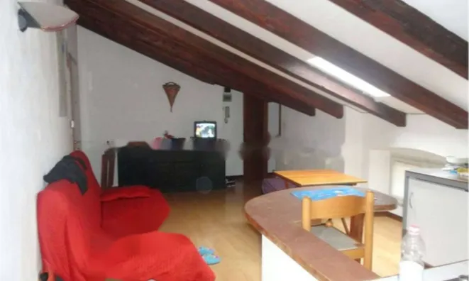 Недвижимость Двухкомнатная квартира Центр: 4