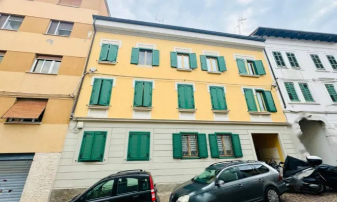 Недвижимость Двухкомнатная на Формаика, Центр: 1