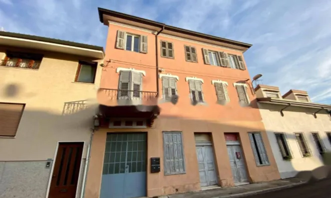 Недвижимость Двухкомнатная квартира в центре: 2