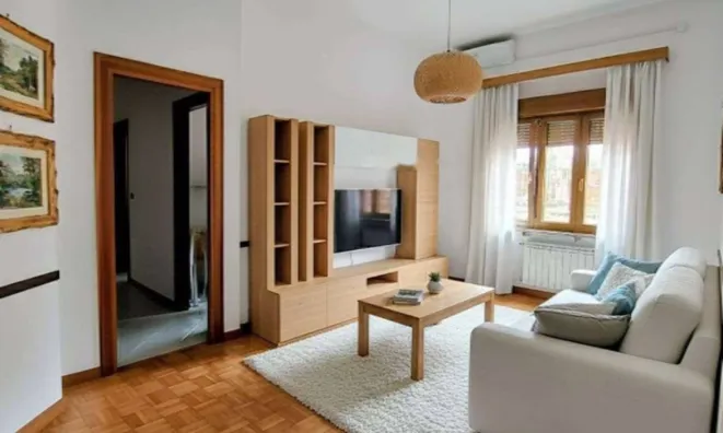 Недвижимость Двухкомнатная квартира Центр: 2