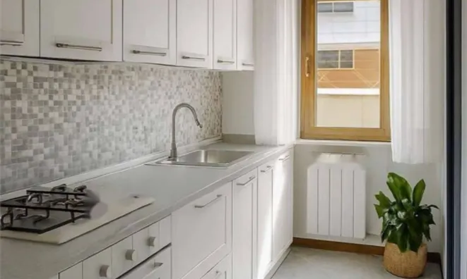 Недвижимость Двухкомнатная квартира Центр: 3