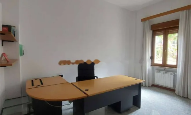 Недвижимость Двухкомнатная квартира Центр: 8