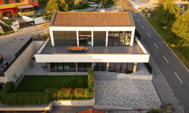 Недвижимость Двухэтажный дом Сежана: 3