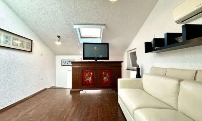 Недвижимость Дом с террасой Ново Пиран.: 14