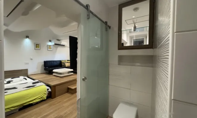 Недвижимость 1-комнатная квартира в центре: 5