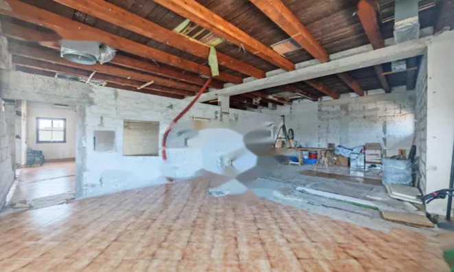 Недвижимость Четырехкомнатная квартира: 8