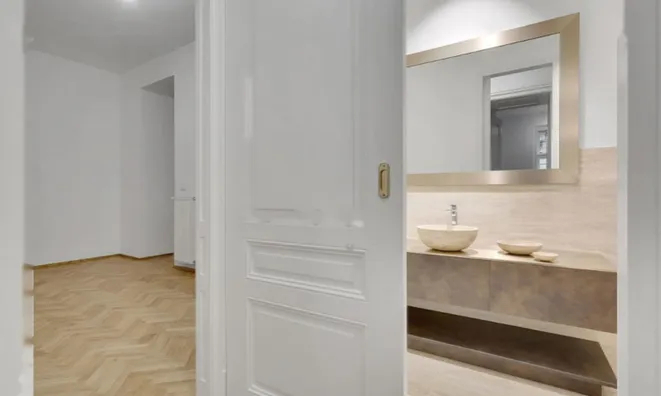 Недвижимость Квартира, 4-комнатная, Центр: 12