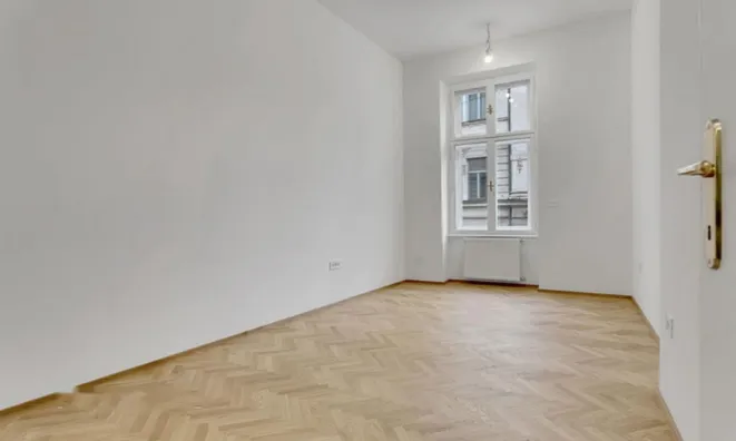 Недвижимость Квартира, 4-комнатная, Центр: 22