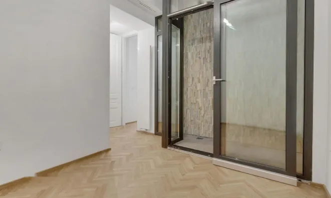 Недвижимость Квартира, 4-комнатная, Центр: 23